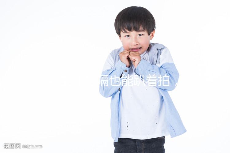 新生兒打嗝也能趴著拍,這幾種的拍嗝方式請收下!